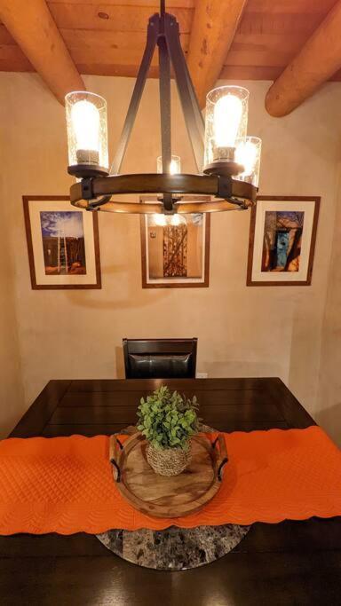 Magical Santa Fe Stay, Minutes From Town Square, Sleeps 4, Includes Free Parking And Outdoor Hot Tub! ภายนอก รูปภาพ