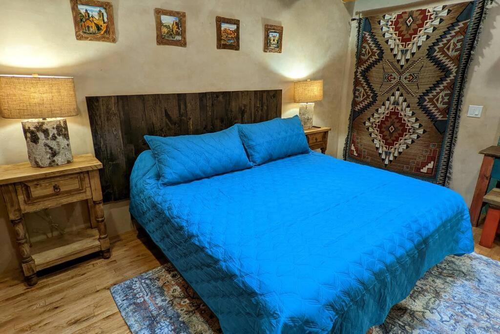Magical Santa Fe Stay, Minutes From Town Square, Sleeps 4, Includes Free Parking And Outdoor Hot Tub! ภายนอก รูปภาพ