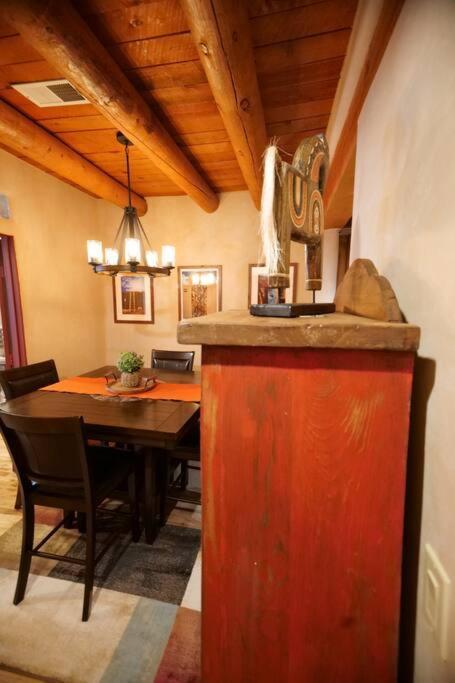 Magical Santa Fe Stay, Minutes From Town Square, Sleeps 4, Includes Free Parking And Outdoor Hot Tub! ภายนอก รูปภาพ