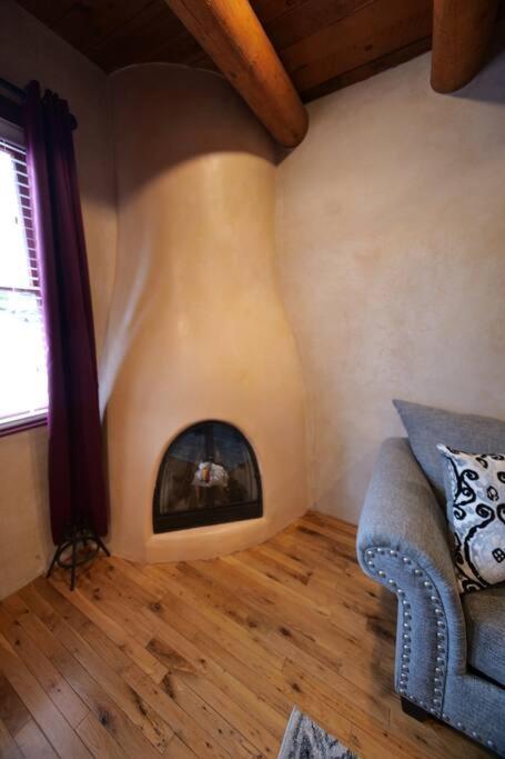 Magical Santa Fe Stay, Minutes From Town Square, Sleeps 4, Includes Free Parking And Outdoor Hot Tub! ภายนอก รูปภาพ