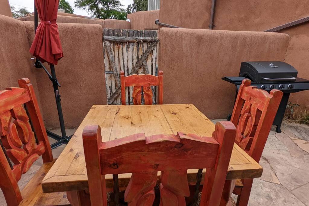 Magical Santa Fe Stay, Minutes From Town Square, Sleeps 4, Includes Free Parking And Outdoor Hot Tub! ภายนอก รูปภาพ