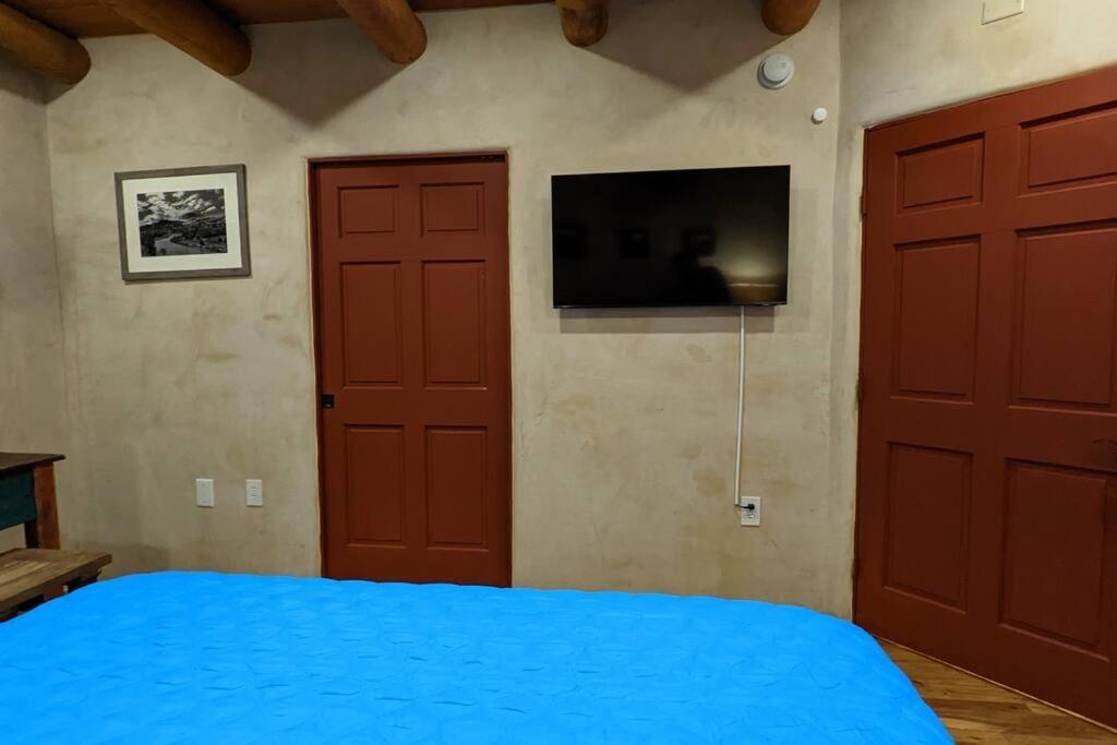 Magical Santa Fe Stay, Minutes From Town Square, Sleeps 4, Includes Free Parking And Outdoor Hot Tub! ภายนอก รูปภาพ