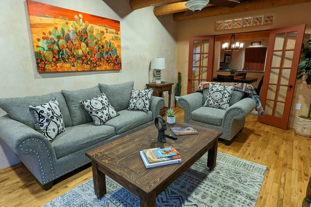 Magical Santa Fe Stay, Minutes From Town Square, Sleeps 4, Includes Free Parking And Outdoor Hot Tub! ภายนอก รูปภาพ