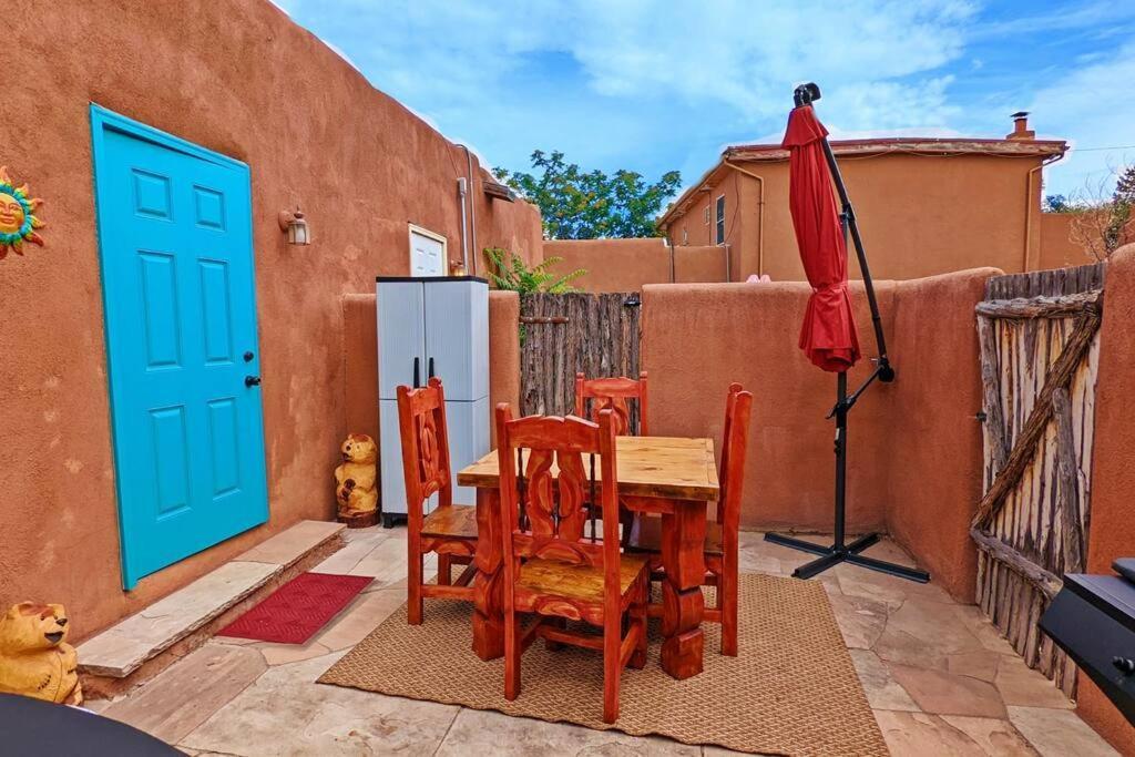 Magical Santa Fe Stay, Minutes From Town Square, Sleeps 4, Includes Free Parking And Outdoor Hot Tub! ภายนอก รูปภาพ